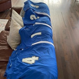 10 Basketballteam jerseys